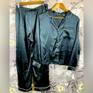 House of Harlow 1960 black satin pajama set women’s medium pjs button up top